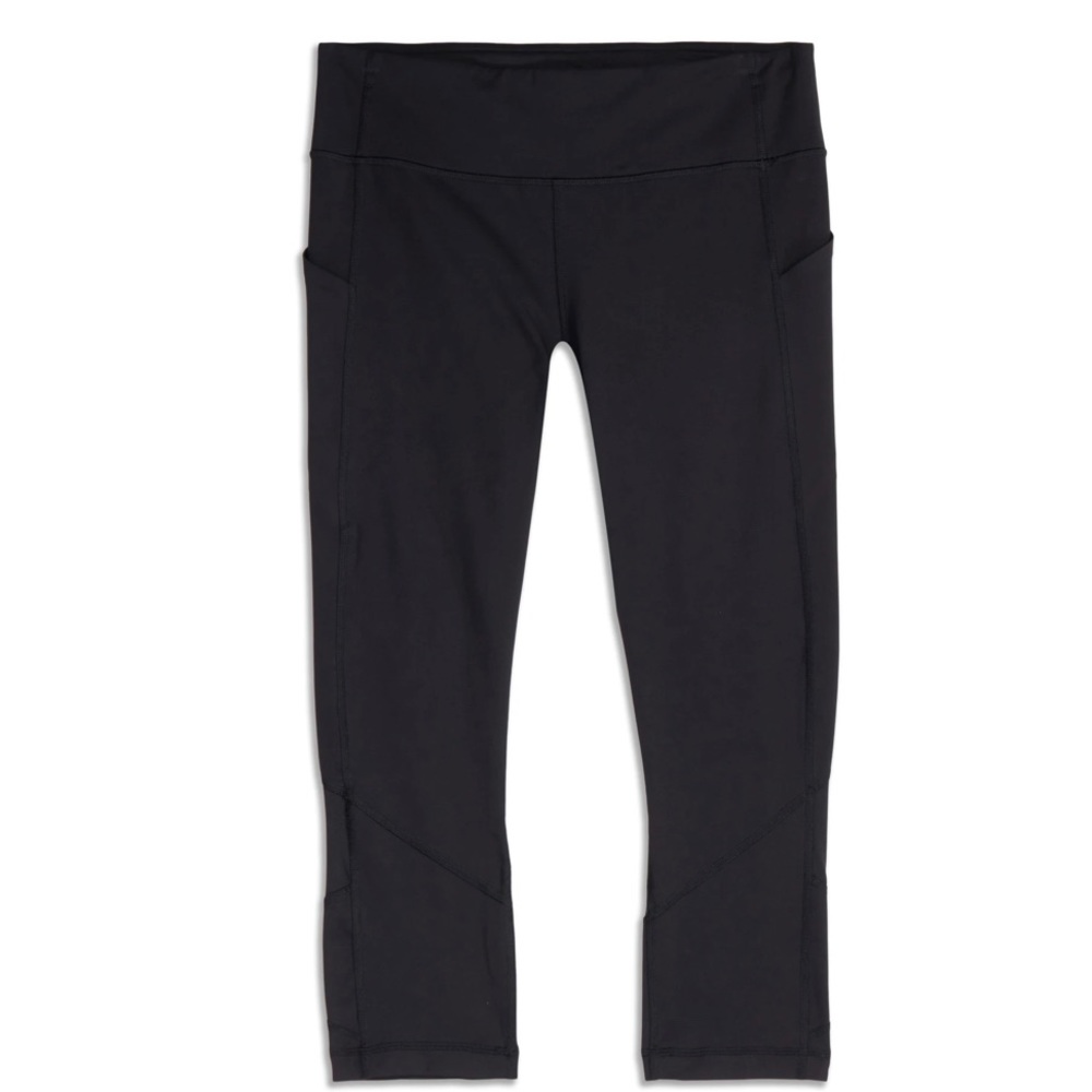 Black cropped low rise lululemon leggings with side pockets